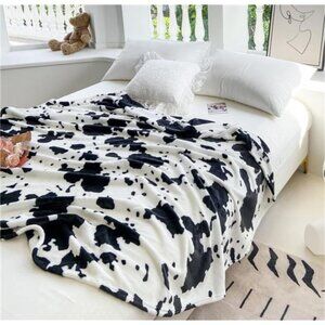 Cow Print Blanket Soft Fuzzy Fleece Flannel Cow Throw Blanket for Couch Bed Cute